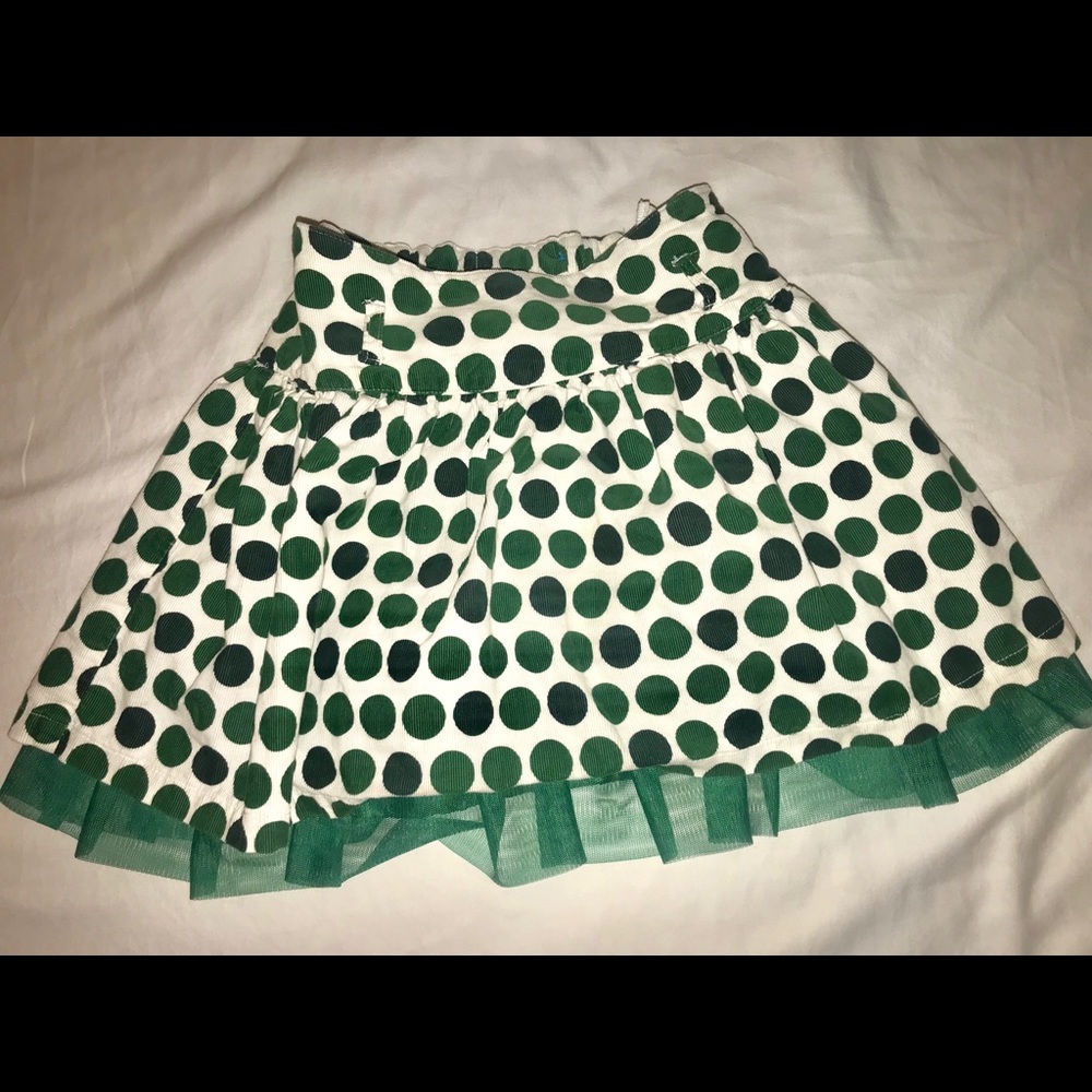 Sz 6/7 adjustable white w/ green polka dots skirt!